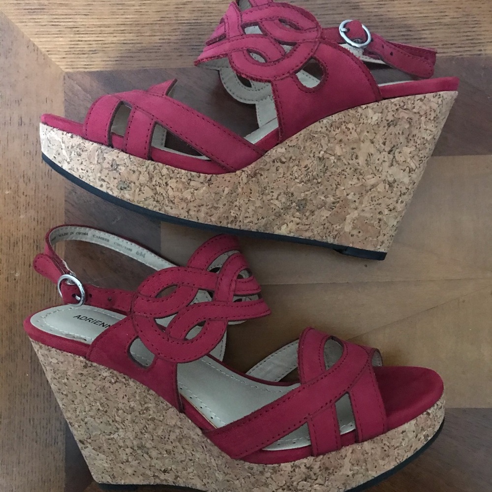 Adrienne Vittadini Wedge Sandal ❣️